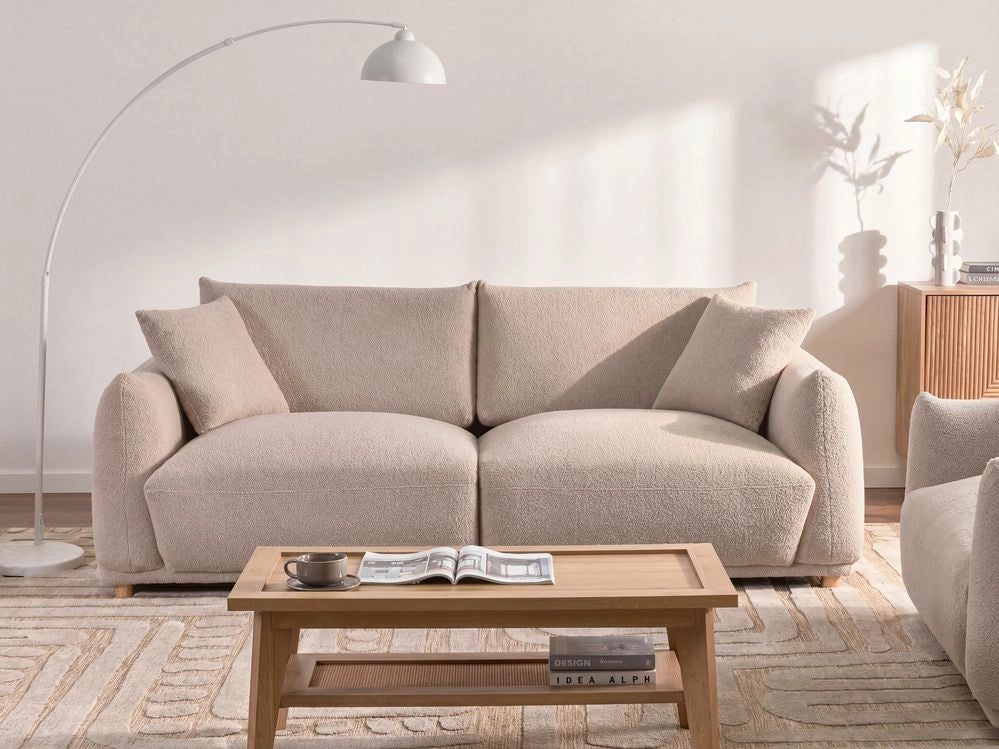 Divano a 3 posti in tessuto beige con cuscini decorativi e gambe in legno divano moderno per soggiorno