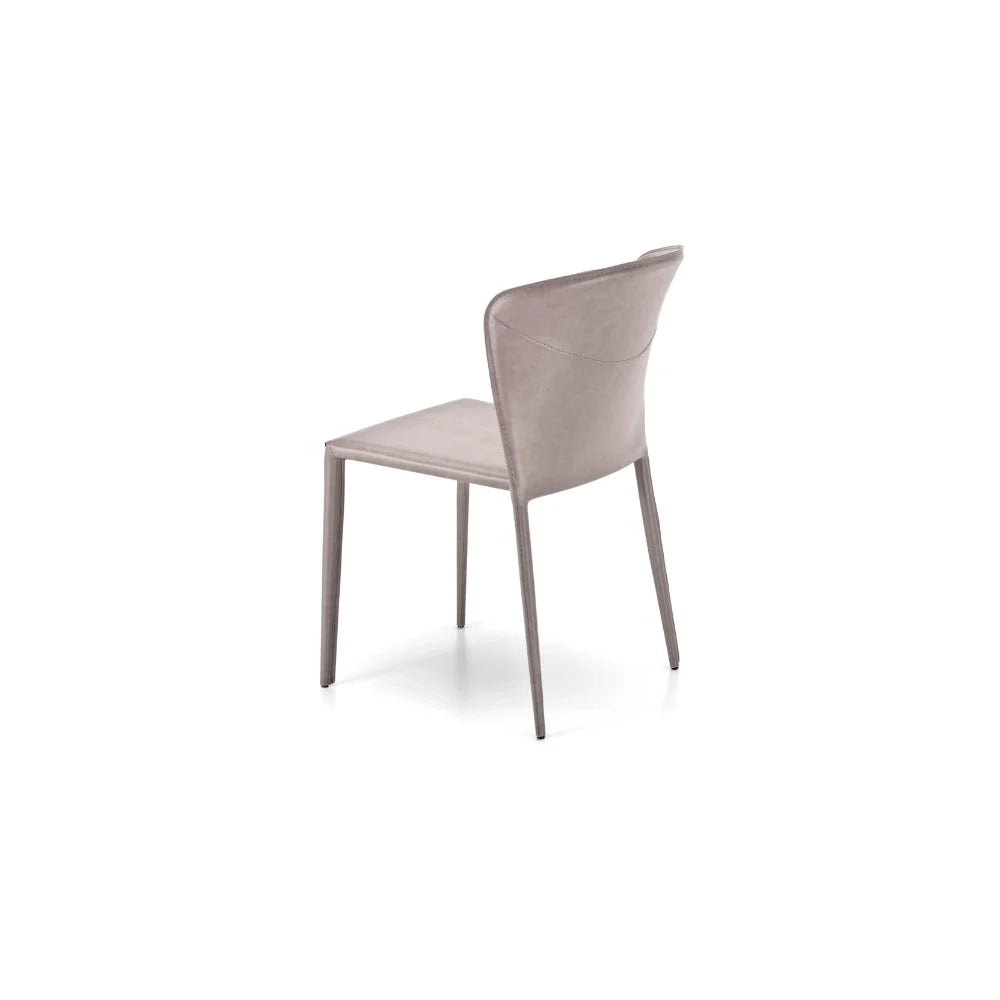 Set di 4 sedie da pranzo imbottite in similcuoio grigio chiaro Selene impilabili e con struttura in metallo facili da pulire | Duzzle
