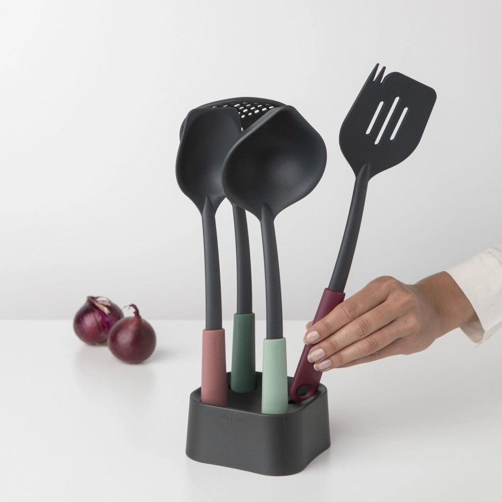 Brabantia 123184 Tasty+ Set Utensili da Cucina 4 Pezzi con Supporto in Nylon Termoresistente Fino a 220 °C Lavabile in Lavastoviglie colore Multicolore