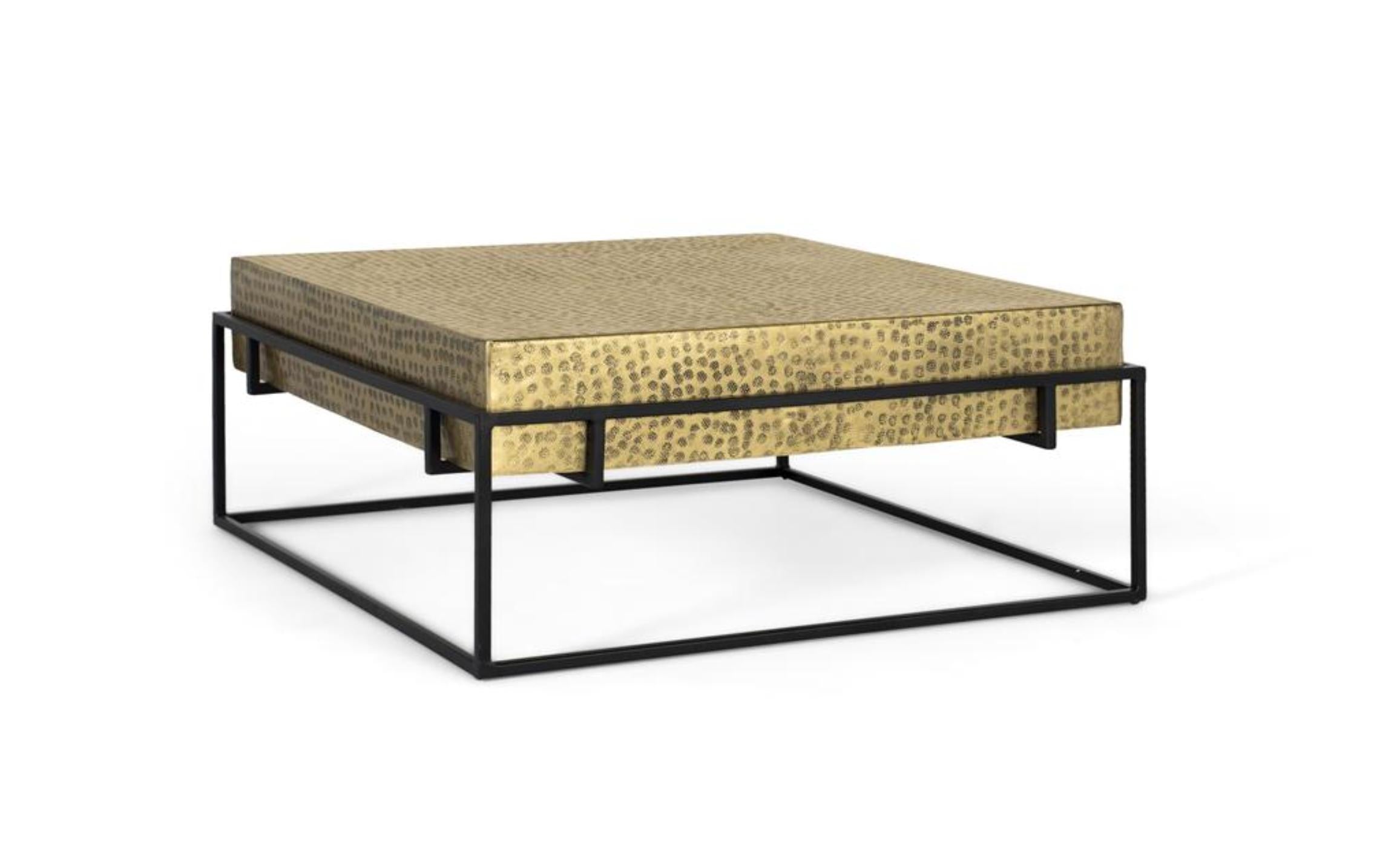 Tavolino quadrato con struttura in ferro dorato