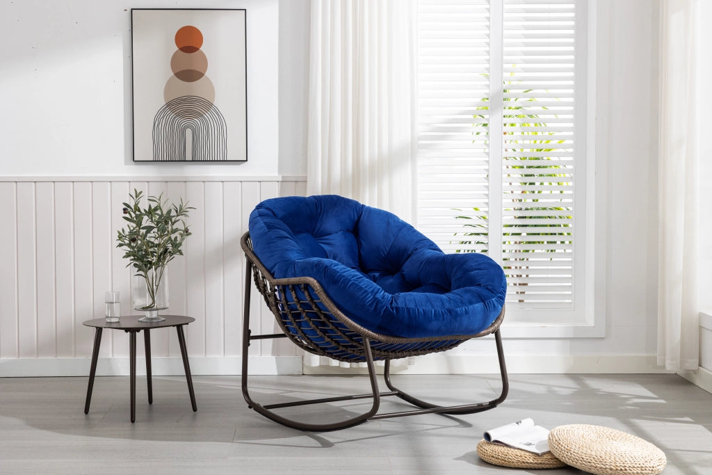 Poltrona a dondolo in rattan sintetico con cuscino imbottito struttura in acciaio e design ergonomico blu navy