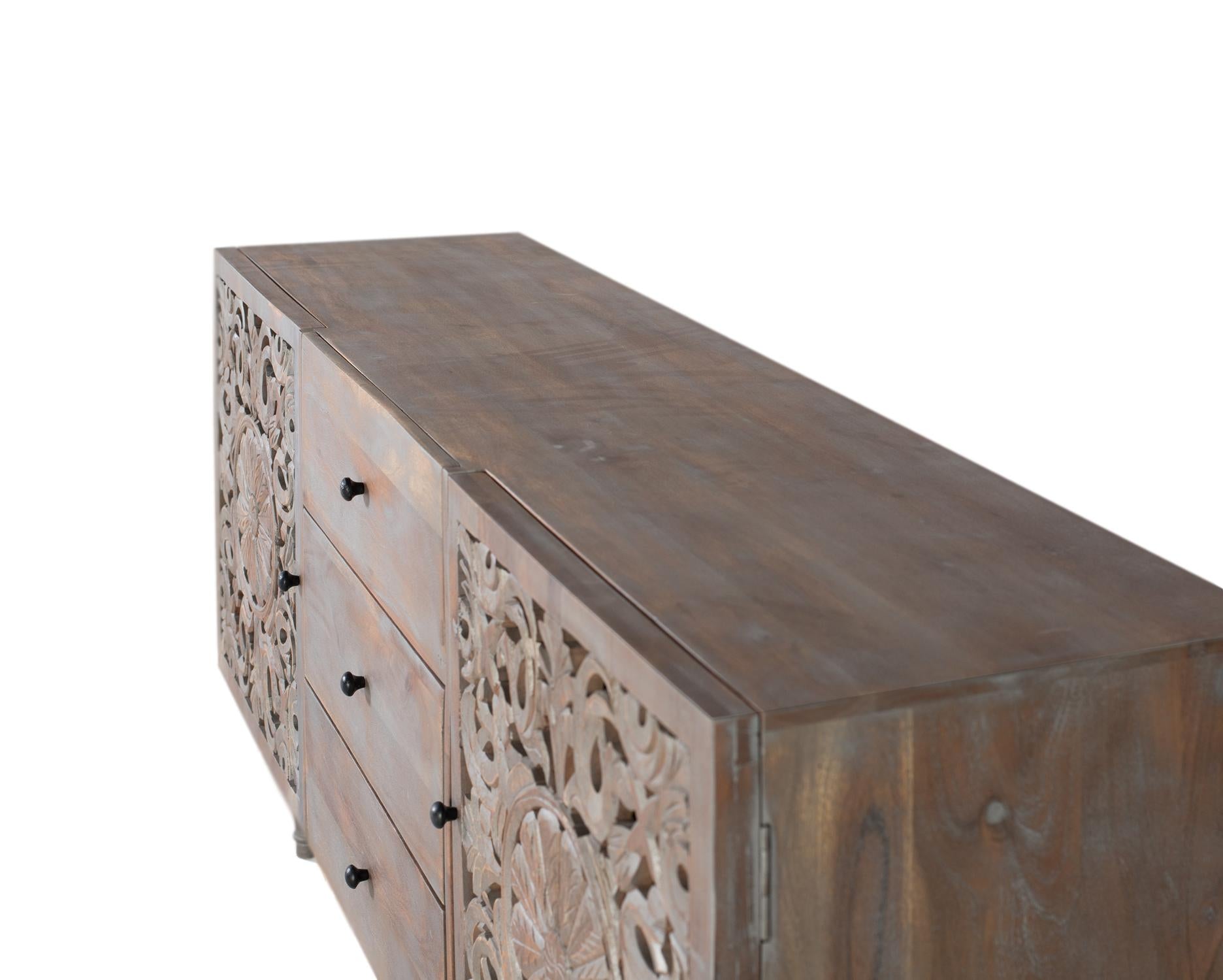 Credenza in legno di mango con due ante laterali intagliate a mano
