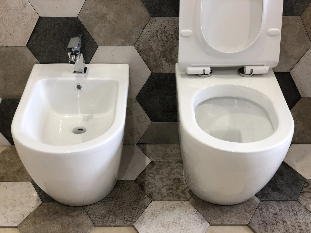 Sanitari a terra filo muro, linea tonda