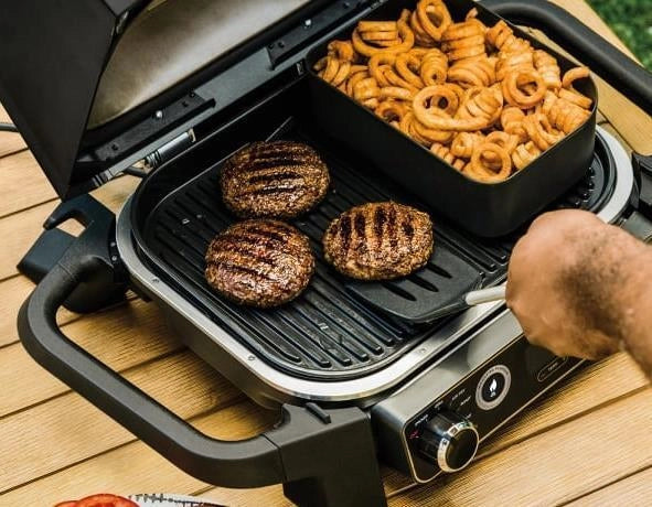 Ninja XSKCRISPBTEUK Woodfire Cestello per Frittura ad Aria Combinato Accessorio Barbecue Elettrico OG700 OG750 Antiaderente colore Nero