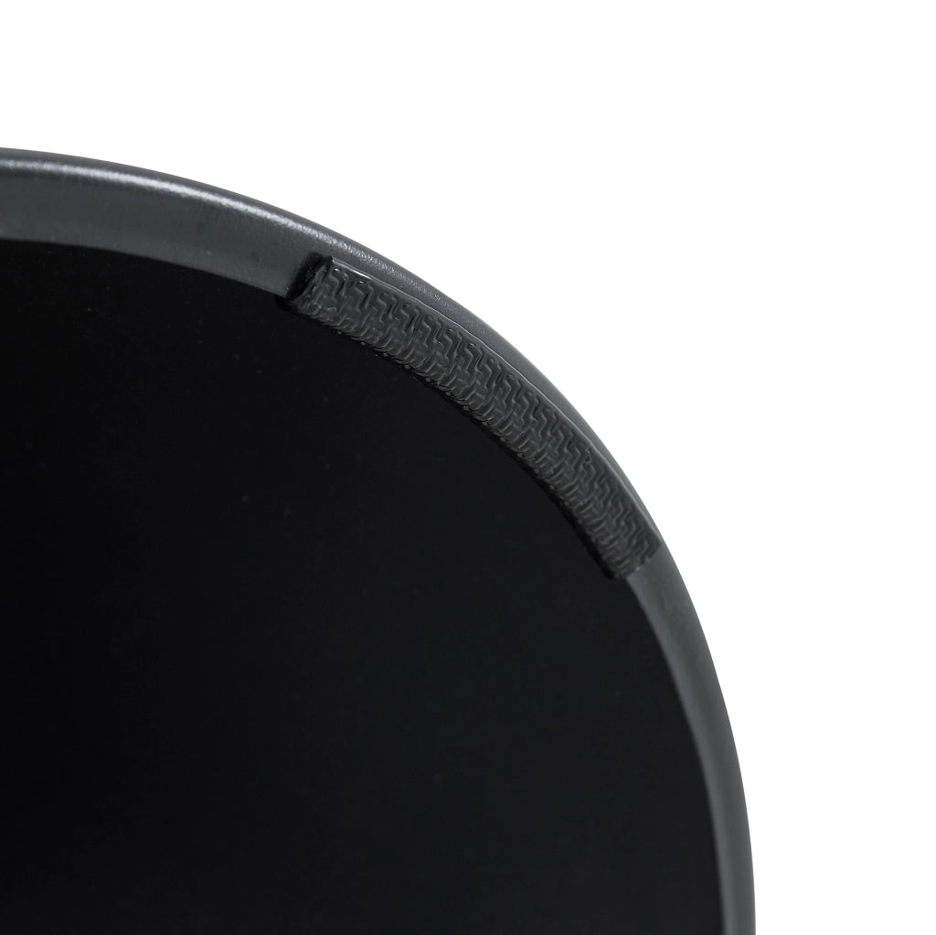 Set di 2 tavolini rotondi effetto noce con base conica nera e dettaglio oro