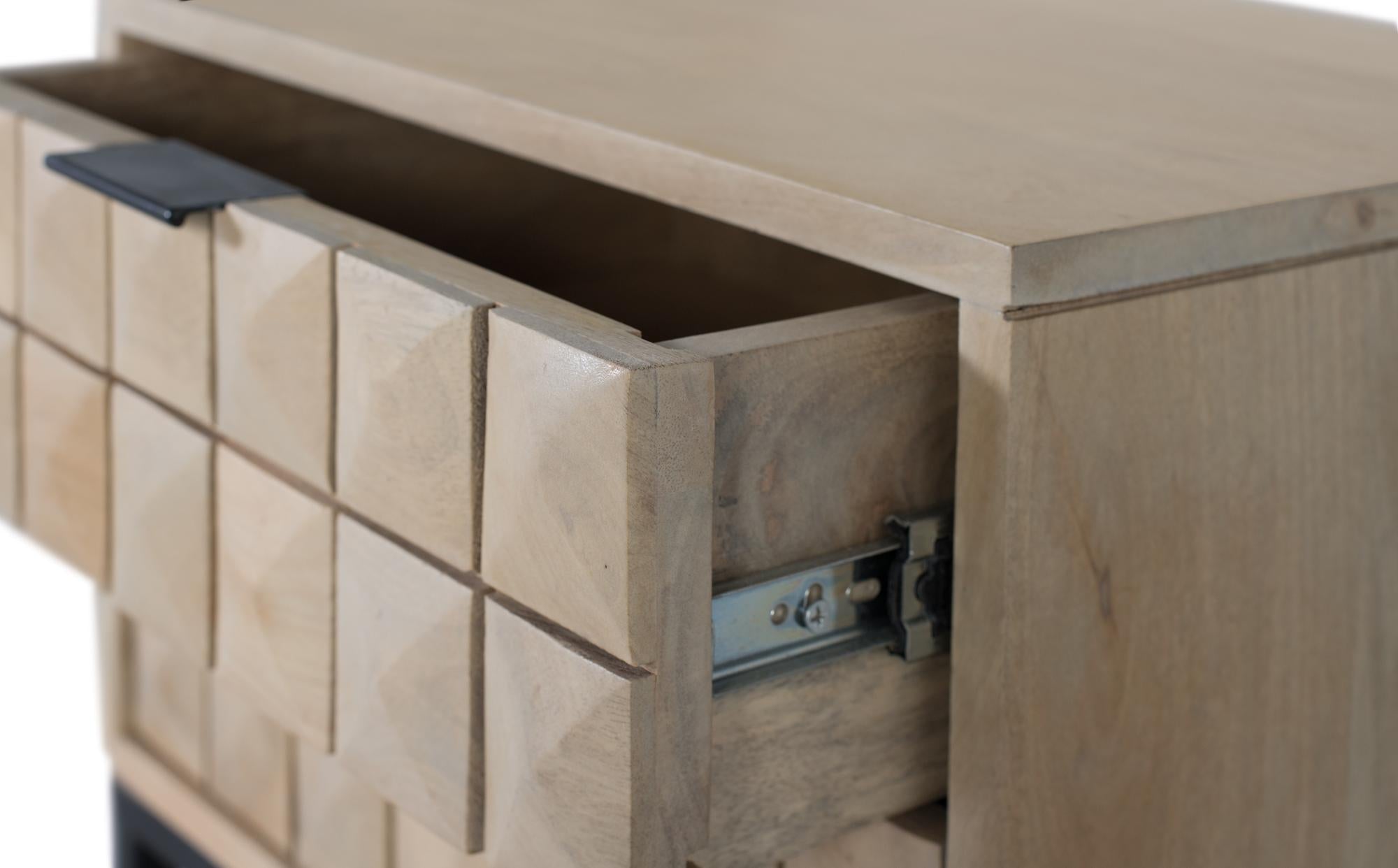 Comodino fatto a mano in legno di mango con venature naturali