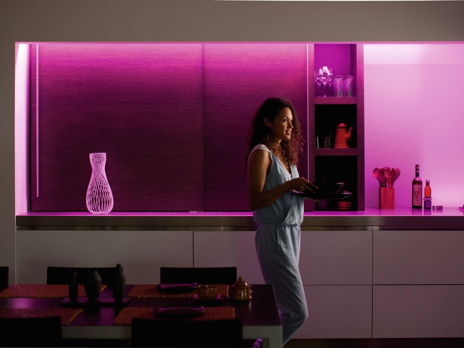 Philips Hue White and Color Ambiance Lightstrip Plus Estensione V4 Striscia 1 m