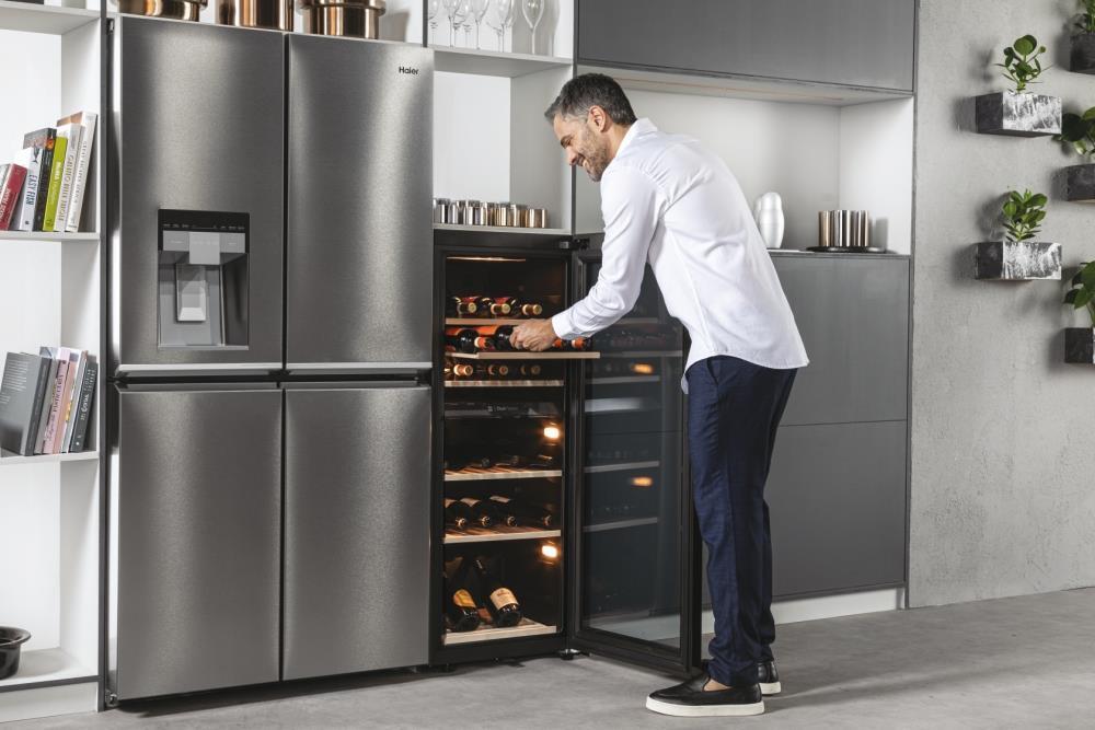 Haier Wine Bank 50 Serie 7 HWS77GDAU1 Cantinetta vino con compressore Libera installazione Nero 77 bottiglia/bottiglie