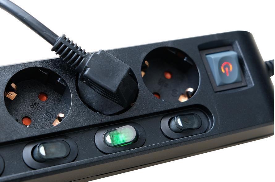 Brennenstuhl 1153110116 prolunghe e multiple 2 m 6 presa(e) AC Interno Nero