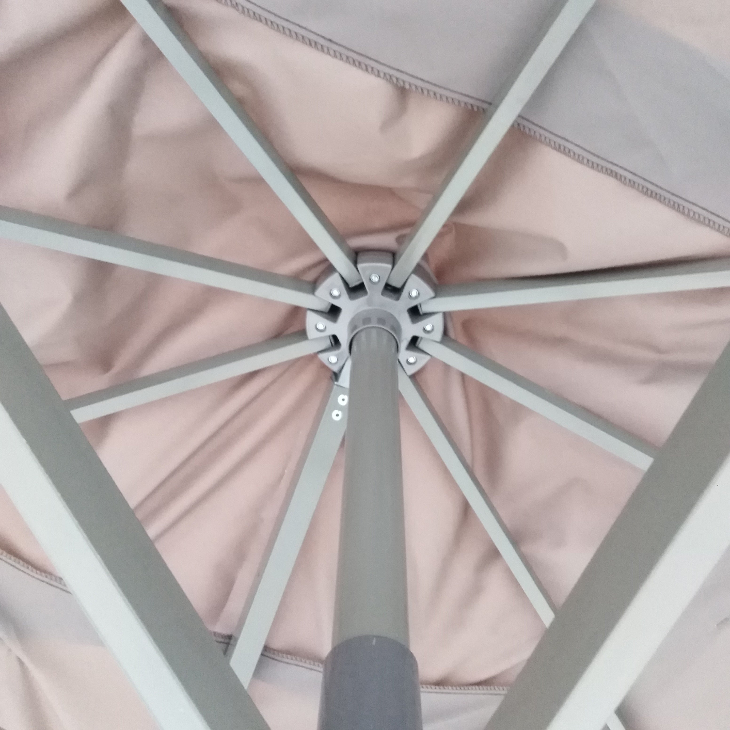 OMBRELLONE ROMA 2,5X3,3M HKAKI E STRUTTURA SCURA