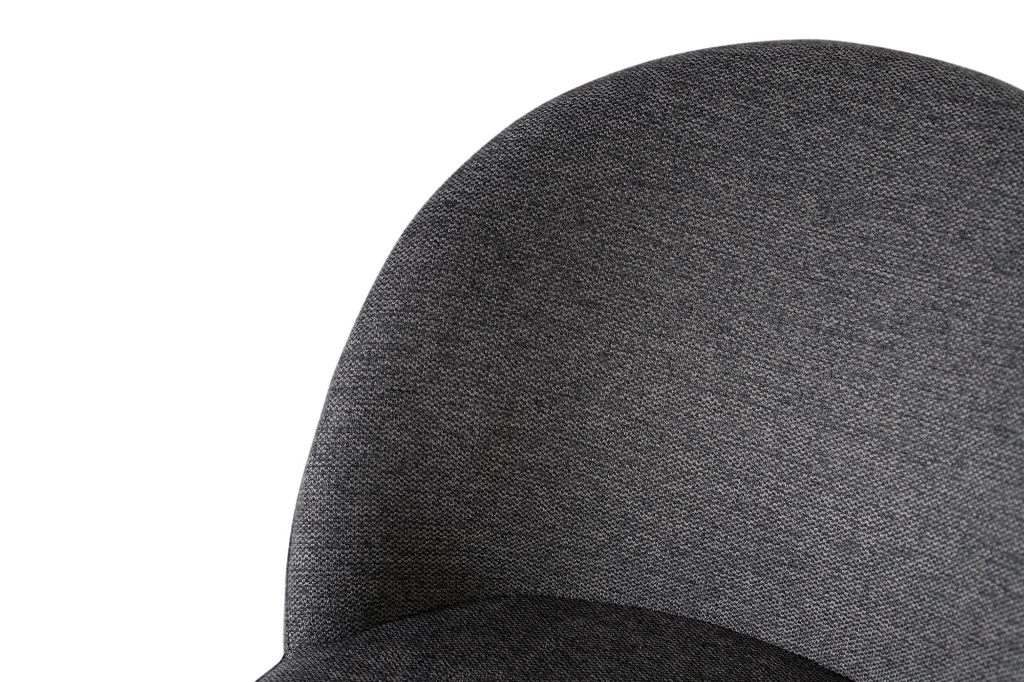 Set di due sgabelli rivestiti in tessuto e imbottiti