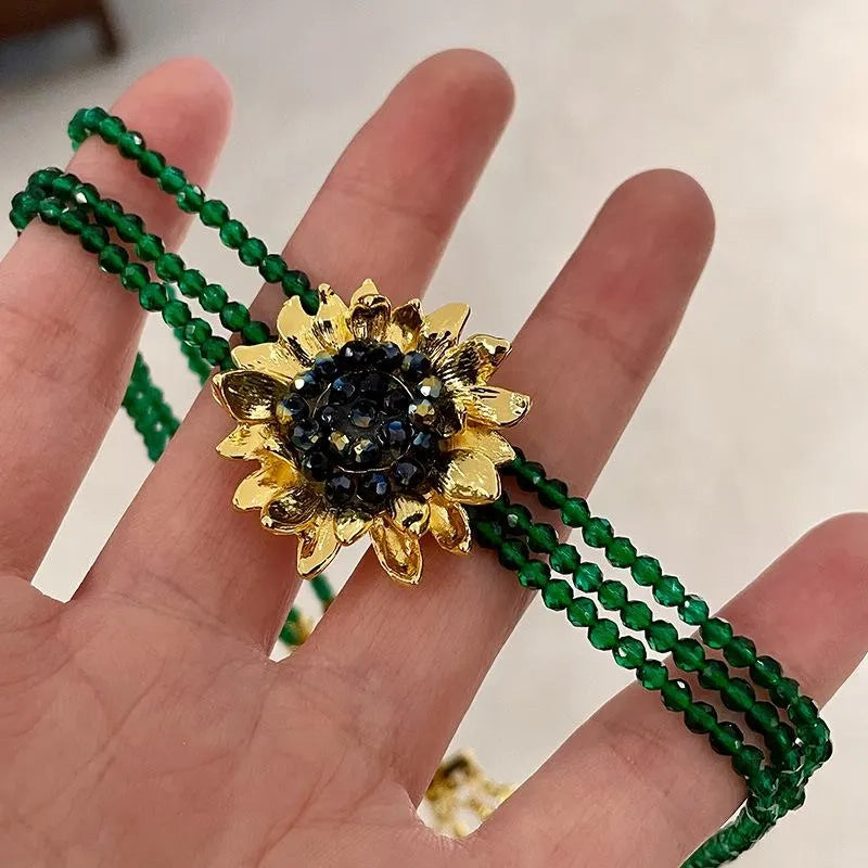 Collana fatta a mano con perline di cristallo verde scuro, regalo di Natale o di compleanno.