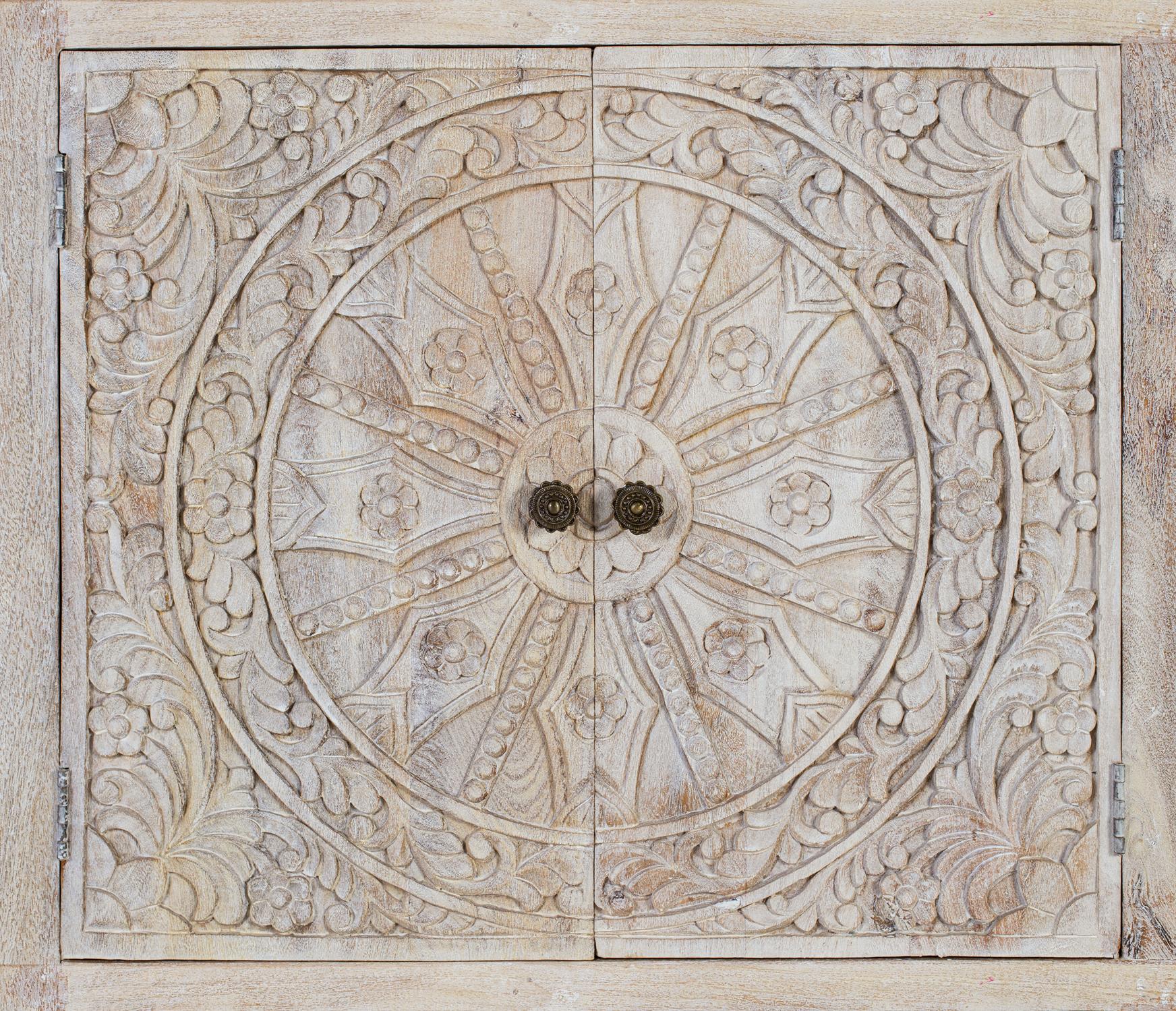 Credenza a quattro ante realizzata a mano in legno di mango