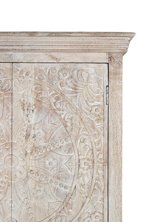 Armadio in legno di mango con ante intagliate in stile etnico