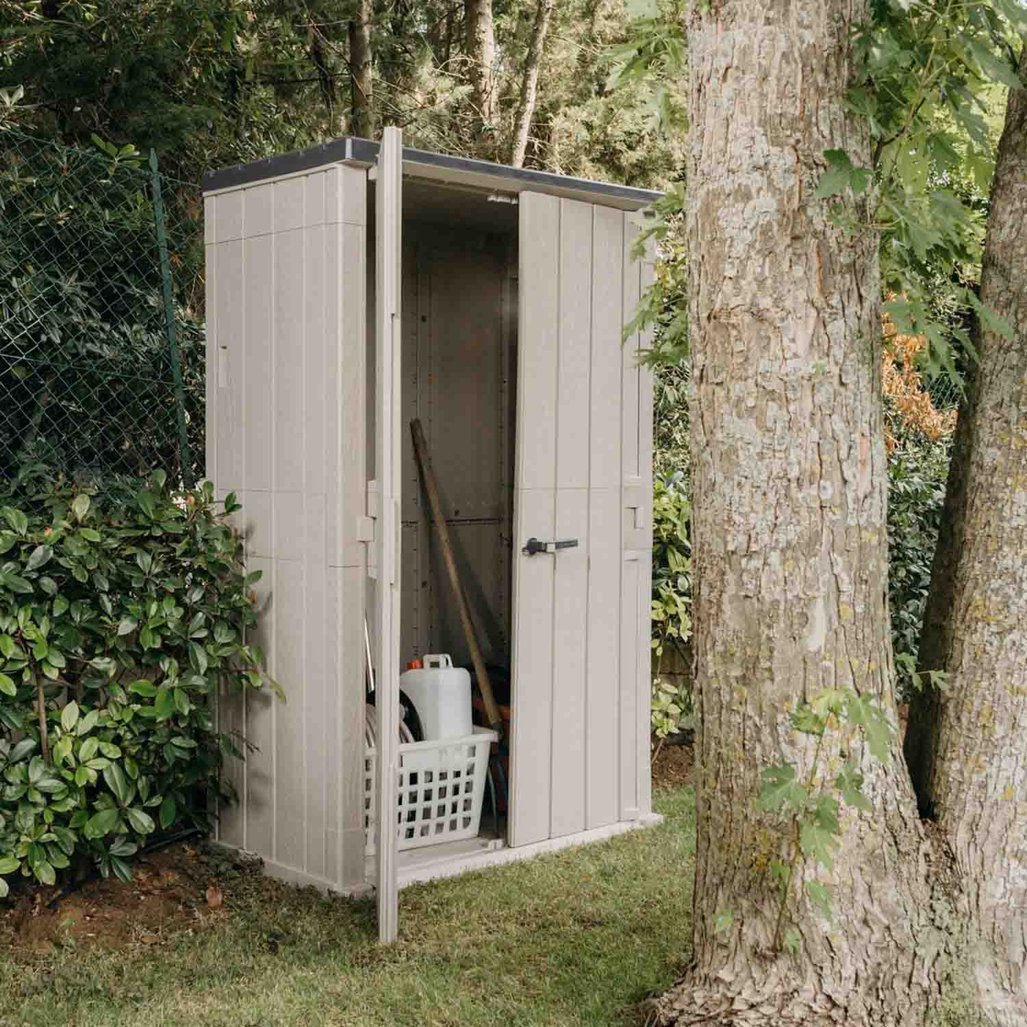 Store away high - casetta da giardino in resina 130x75x206h cm