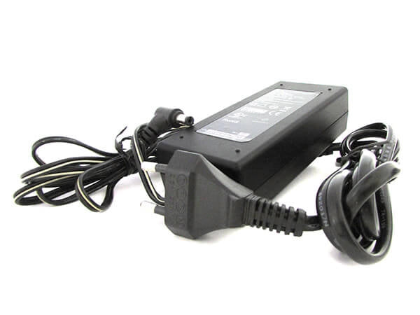Trasformatore Alimentatore CV con Spina da Presa Casa AC220V a DC 12V 3,5A fino 42W per Striscia Led SKU-3249