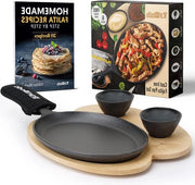 Set di cottura per fajita con griglia in ghisa di 255 cm, composto da un set di 1 pezzo, che include un tavolo di servizio in legno e un contenitore per dip in ceramica.