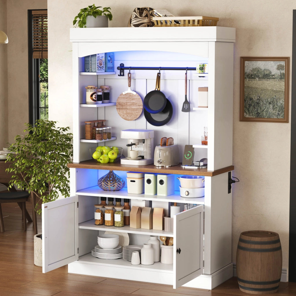 Credenza alta ad arco con illuminazione LED RGB, prese integrate e vani portaoggetti, 106 x 43 x 183 cm, bianca