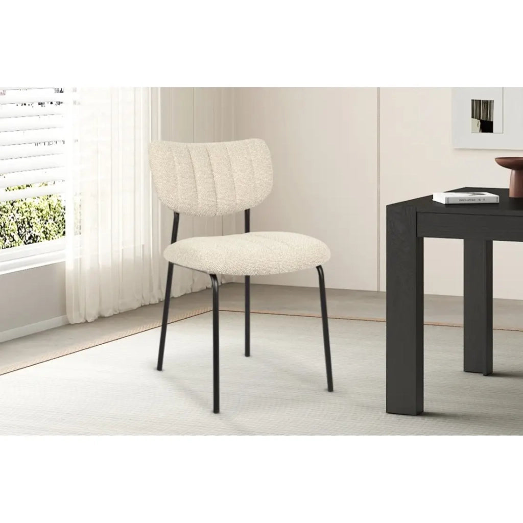 Set di 2 sedie NORAYA - Tessuto beige - Piedi in metallo - Design compatto - Eleganza naturale e raffinata