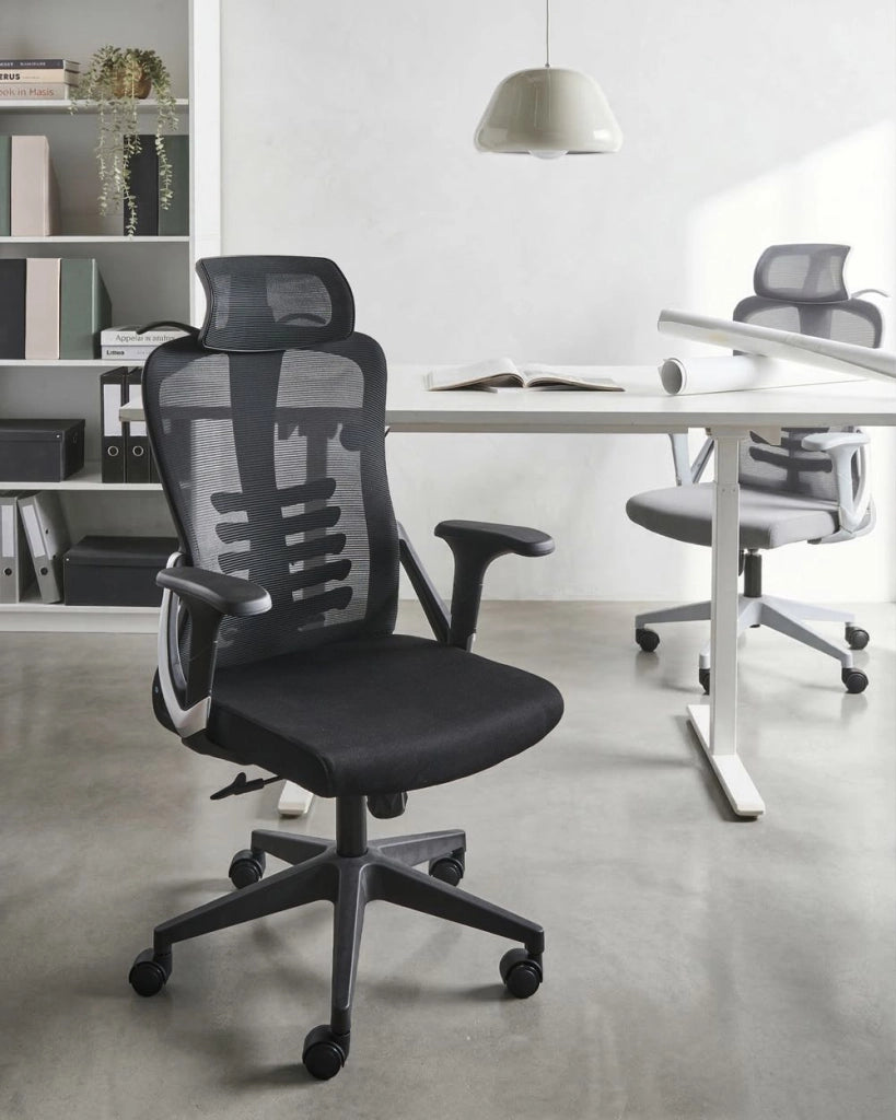 Sedia da ufficio in rete nera rotelle in plastica girevole schienale reclinabile regolazione in altezza poggiatesta regolabile moderna