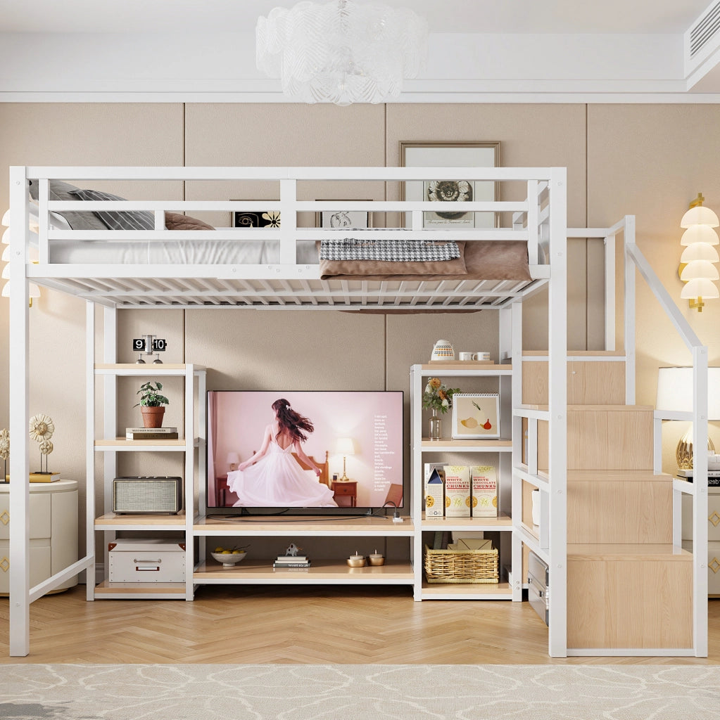 Letto a soppalco 140x200 cm in metallo e MDF bianco con supporto TV; presa e scala di sicurezza