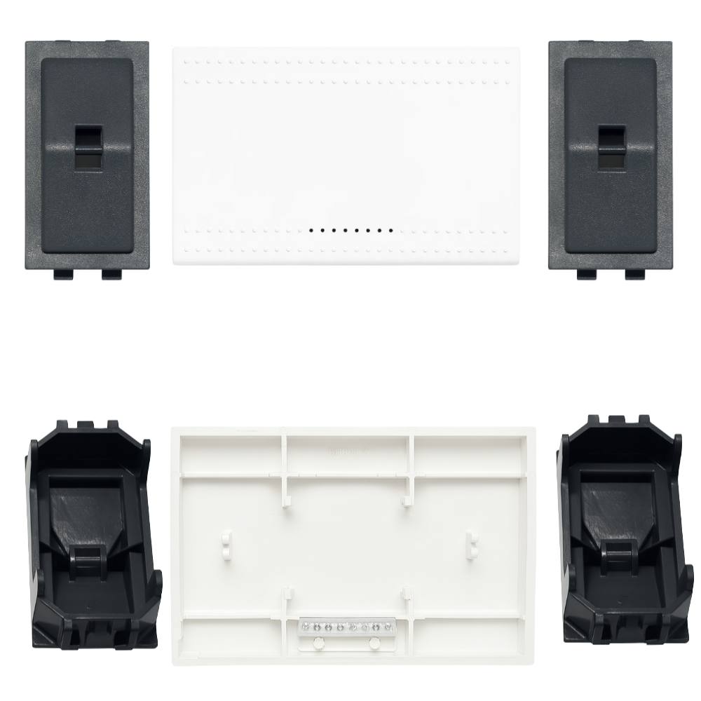 Copritasto illuminabile bticino livinglight bianco per ambienti eleganti *** numero posti 3 moduli, confezione 1