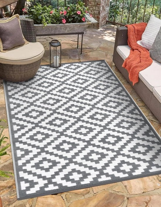 Tappeto esterno riciclato in plastica riutilizzabile - ideale per giardino terrazza picnic - resistente a macchie e acqua - grigio/bianco - 120 x 180 cm