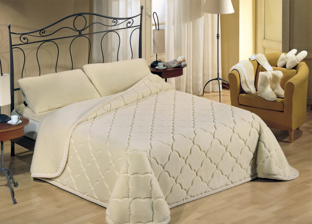 Coperta In Pura Lana Merinos Superwash Trapuntato Modello Nuvol - Matrimoniale - Nuvol