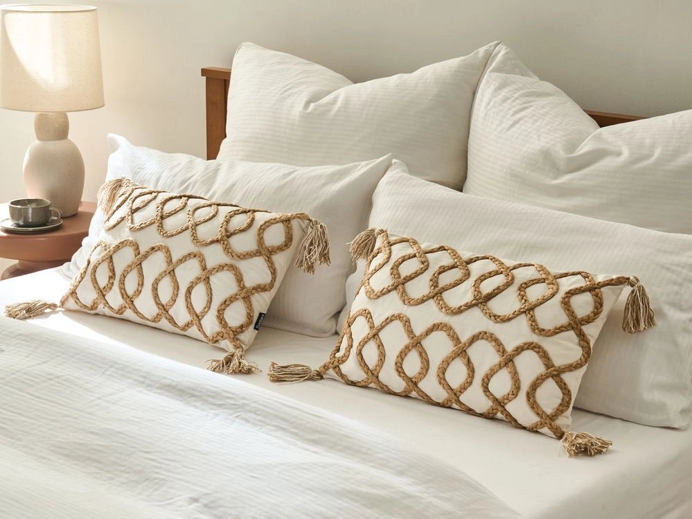 Set di 2 cuscini in cotone beige 30 x 50 cm motivo geometrico con nappe