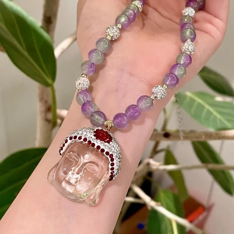 Collana con ciondolo Buddha in cristallo: gioiello fatto a mano con perline