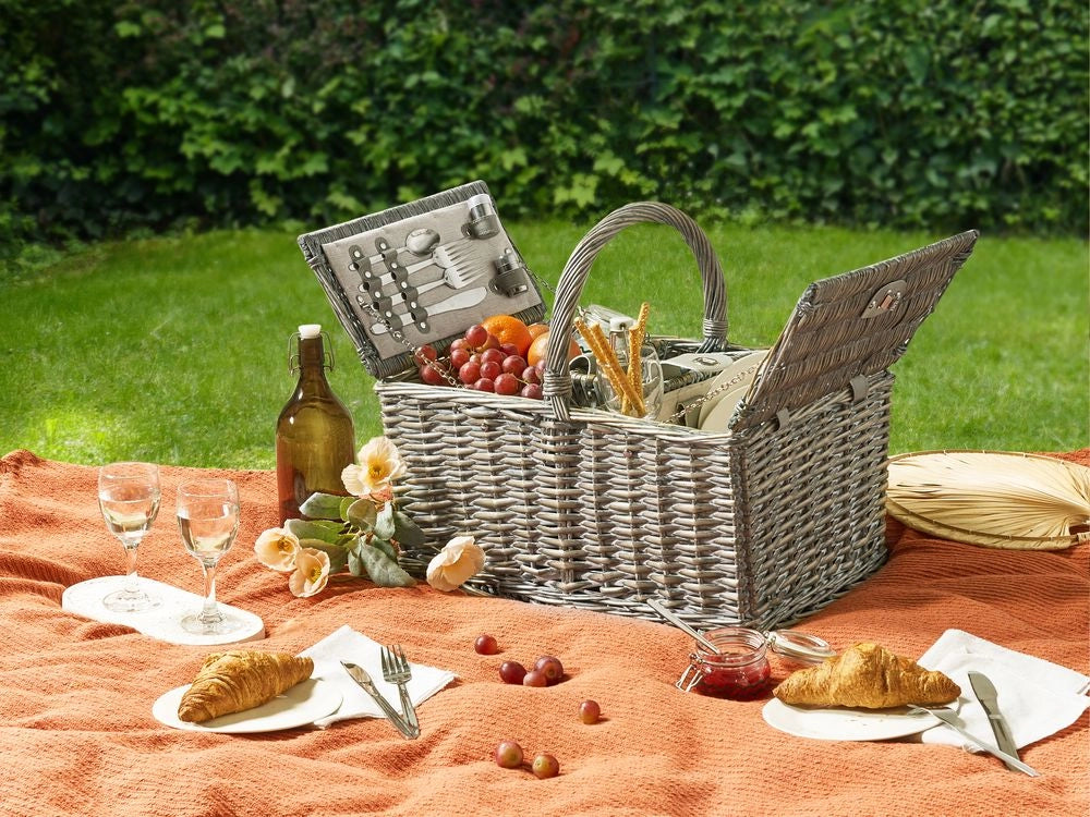 Cesto da picnic in vimini grigio per 4 persone fatto a mano con borsa termica semplice ed elegante