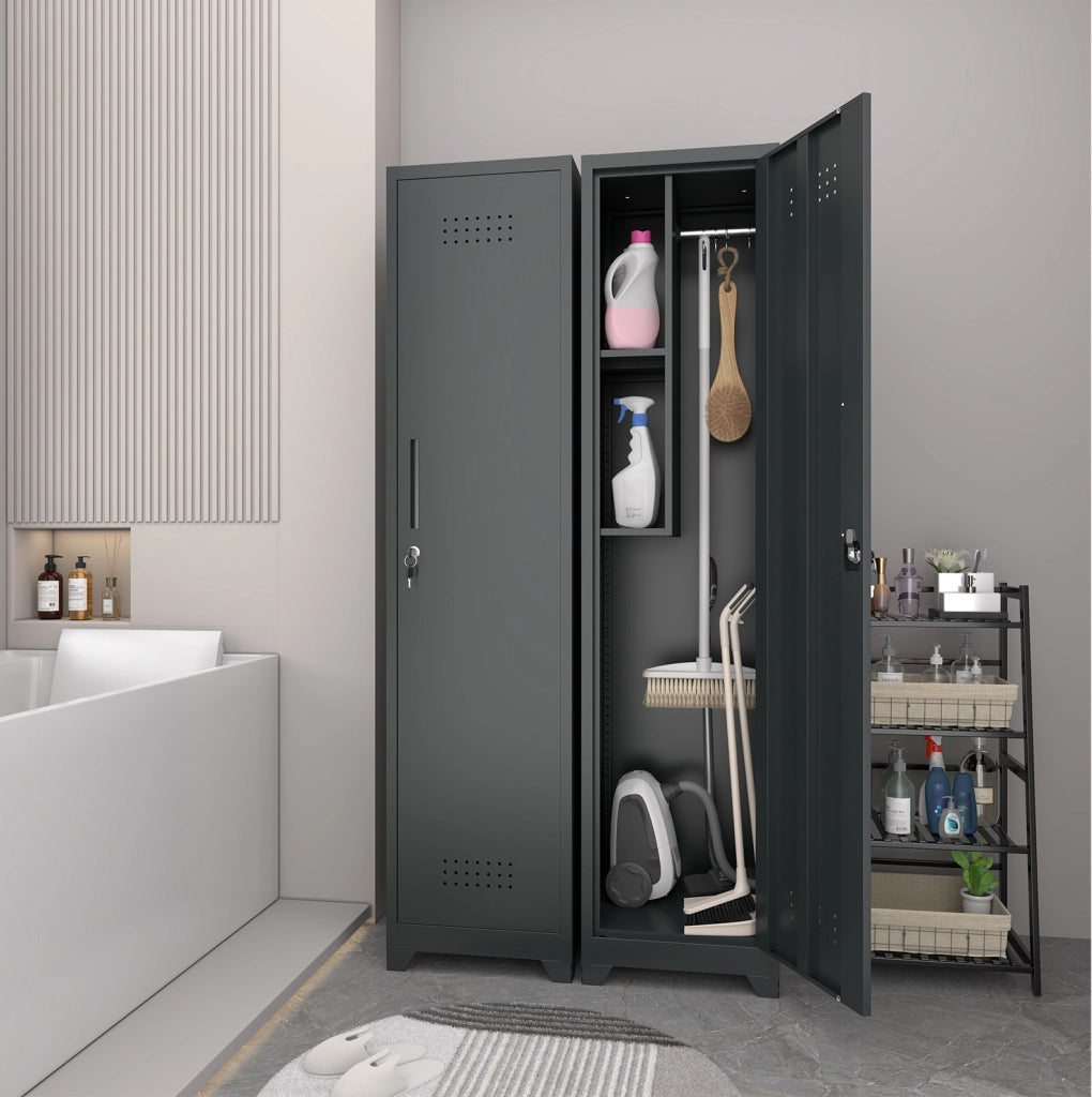 Armadio portascopa slim in metallo nero con 4 scomparti e aste regolabili