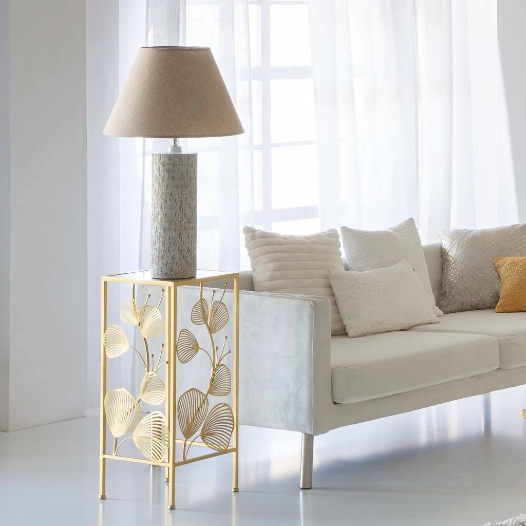 Tavolino angolare quadrato in metallo oro 31x31x71