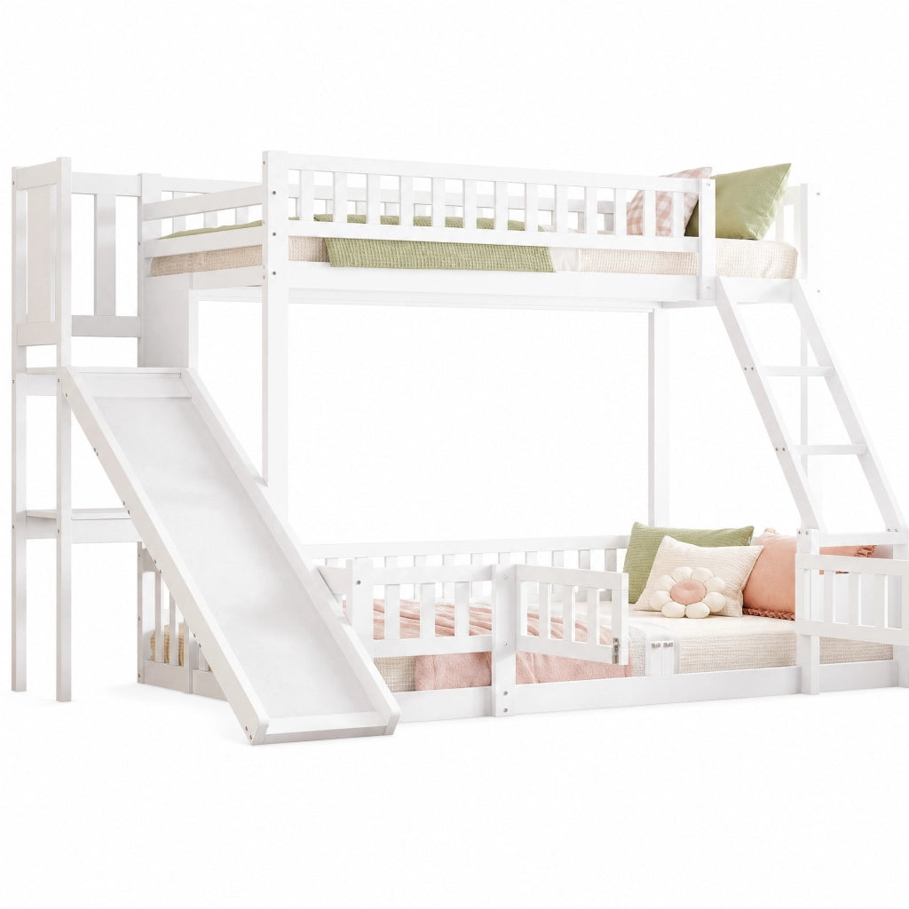 Letto a castello 140x200 con scivolo, scale e ripiani, bianco