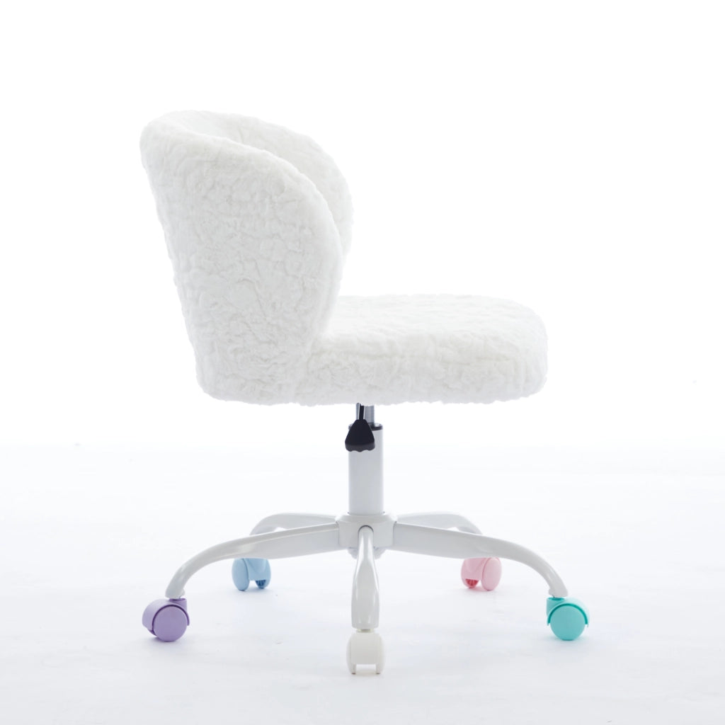 Sedia da ufficio girevole con altezza regolabile, seduta ergonomica e ruote silenziose in pelliccia sintetica crema