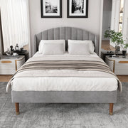 Letto imbottito 140x200 cm con rete a doghe e testiera; in velluto grigio