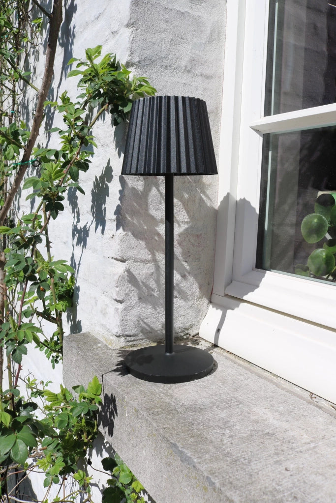Lampada da tavolo esterna ricaricabile LED 2W IP54 nera Lucide