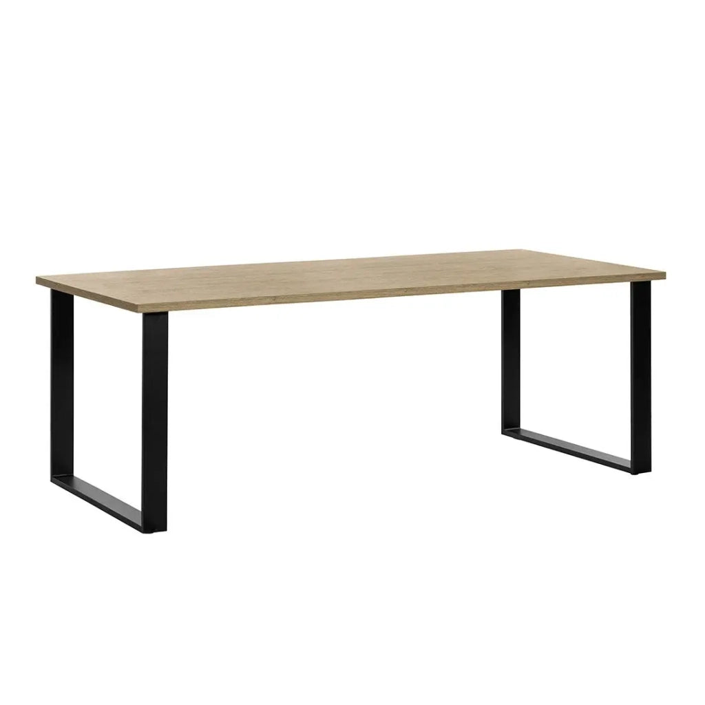 Tavolo da pranzo NEWTON – 8 persone – Rovere dorato e gambe in metallo – Design moderno