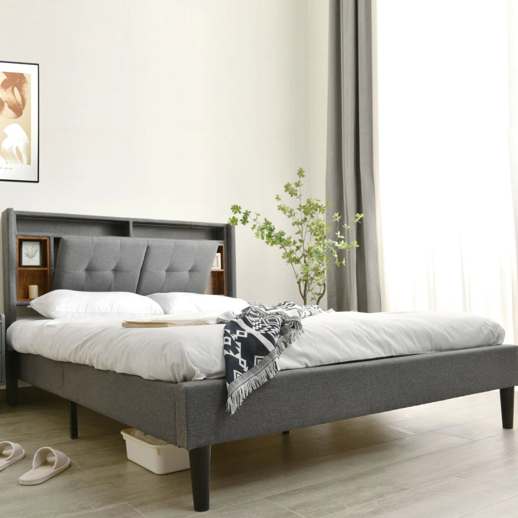 Letto matrimoniale imbottito 140x200 cm con testiera contenitore; LED e prese USB; grigio