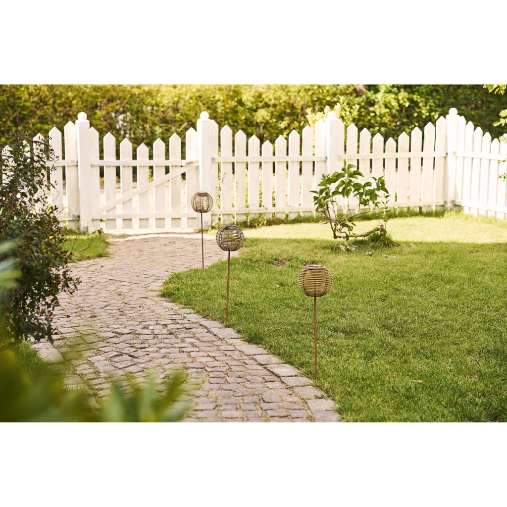 Lampada solare Carlisle in metallo e PE natural — piantana outdoor 70 cm