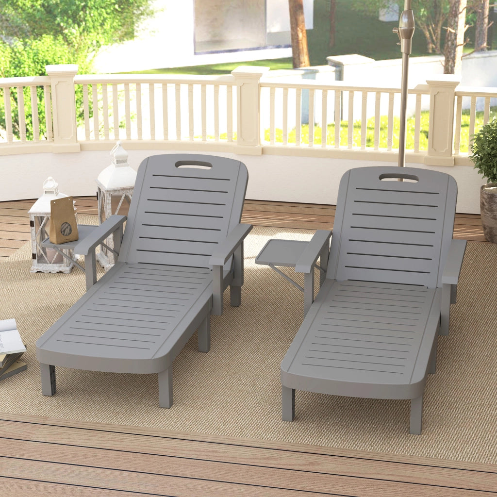 Set 2 Sdraio da Giardino Regolabili 79x158x88 cm con Tavolino e Braccioli in Polipropilene Grigio Scuro
