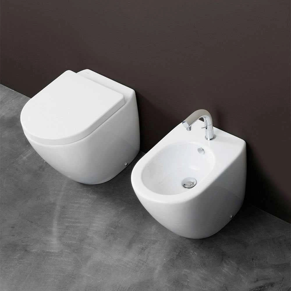 Sanitari filoparete senza brida Althea Cover in ceramica bianca wc+ bidet + sedile soft close slim