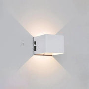 Lampada da Parete Esterna con Sensore di Movimento - Illuminazione Esterna - Bianca