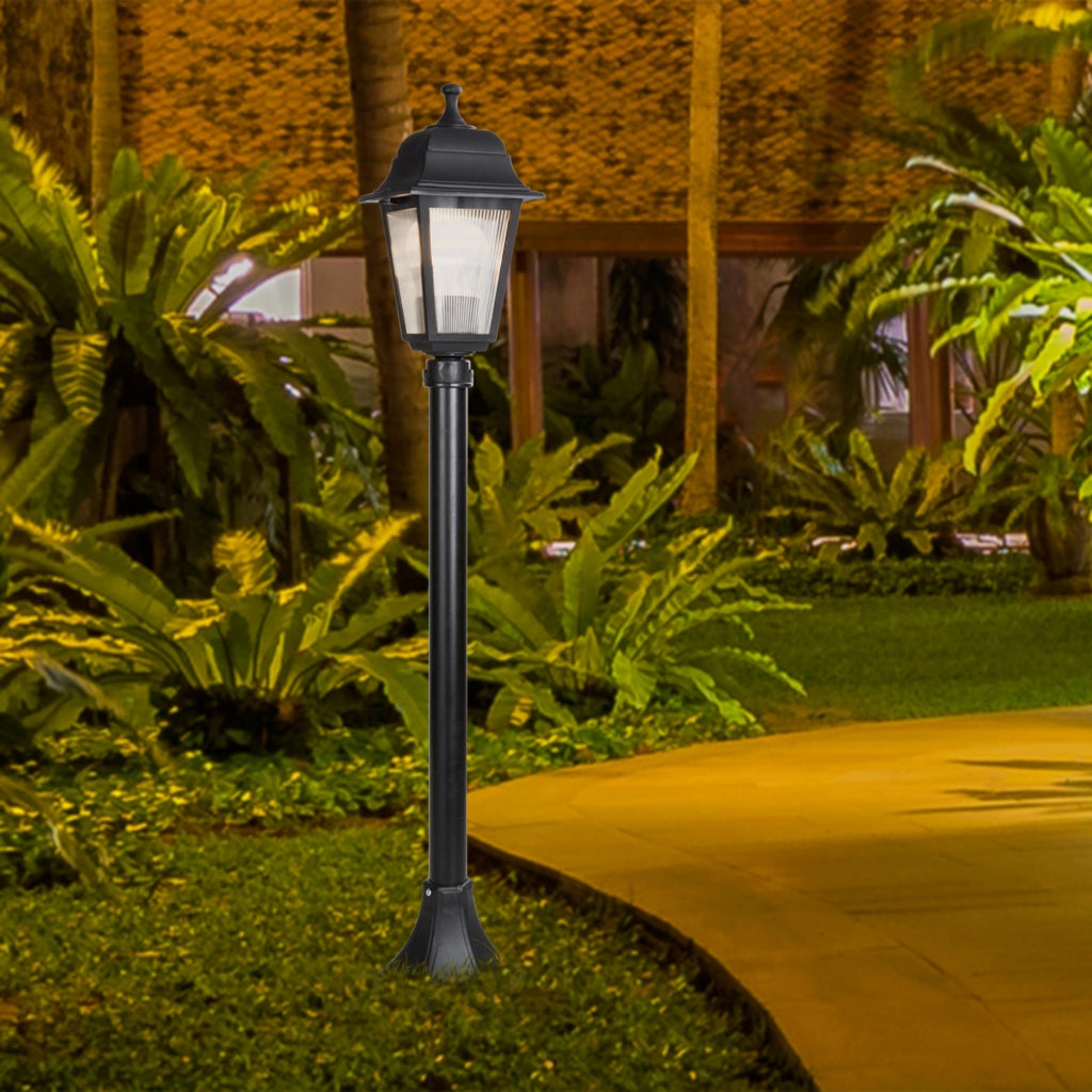 Lampada a Stelo per Esterno 'Keighley' Lampada da Terra con Lanterna a Protezione IP44 - Nero  [lux.pro]