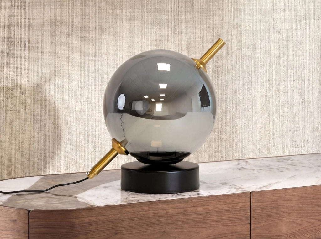 Lampada da tavolo in vetro fumé grigio effetto specchio e acciaio nero