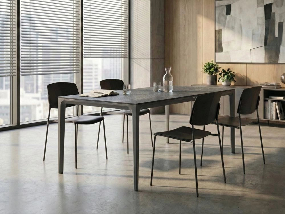 Tavolo da Conferenza Grigio Scuro con Piano in HPL Struttura in Alluminio Alta Resistenza Stile Moderno per Ufficio e Casa