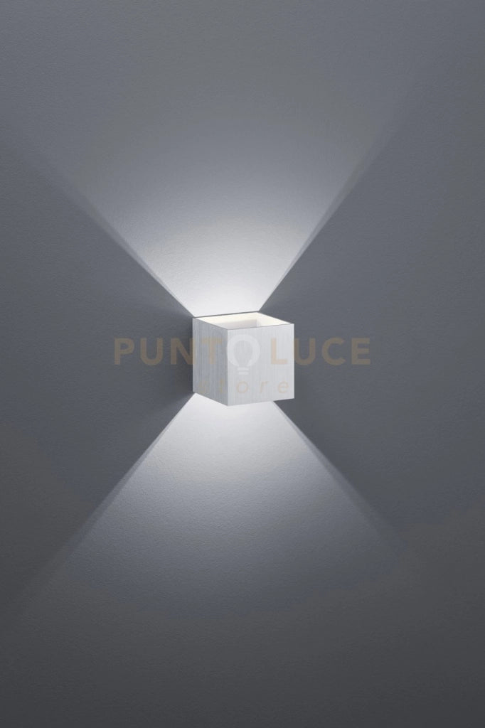 LOUIS APPLIQUE LED 4,3W 430lm, 3000K CUBO BI-DIREZIONALE COLORE ALLUMINIO H.10CM