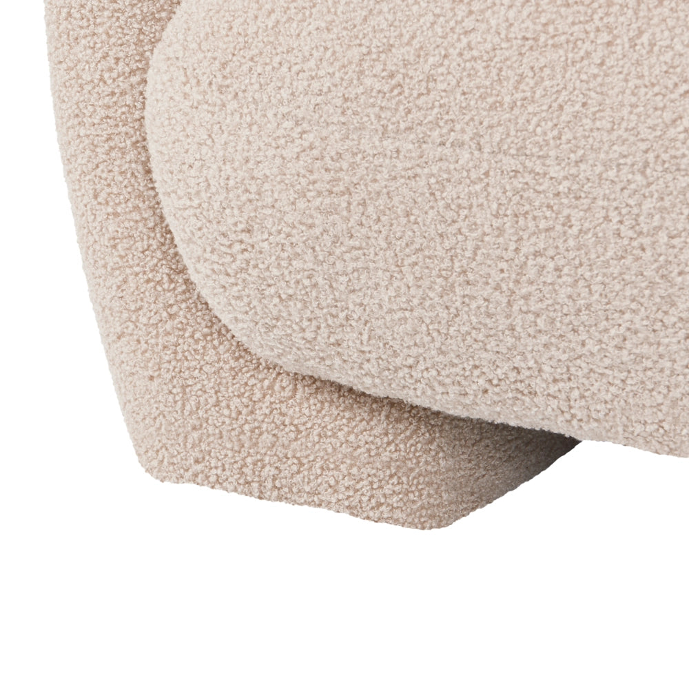 Divano modulare bouclé a due posti profilo ribassato forma organica beige