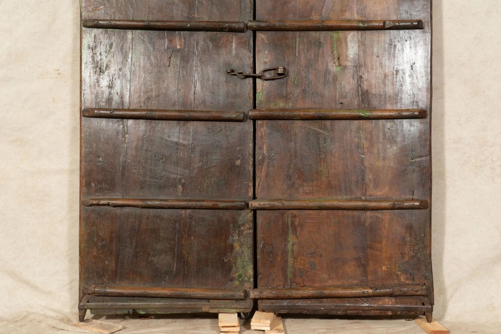Biscottini Porta portone in legno massello e ferro da interno o da esterno vecchia e antica medievale scorrevole