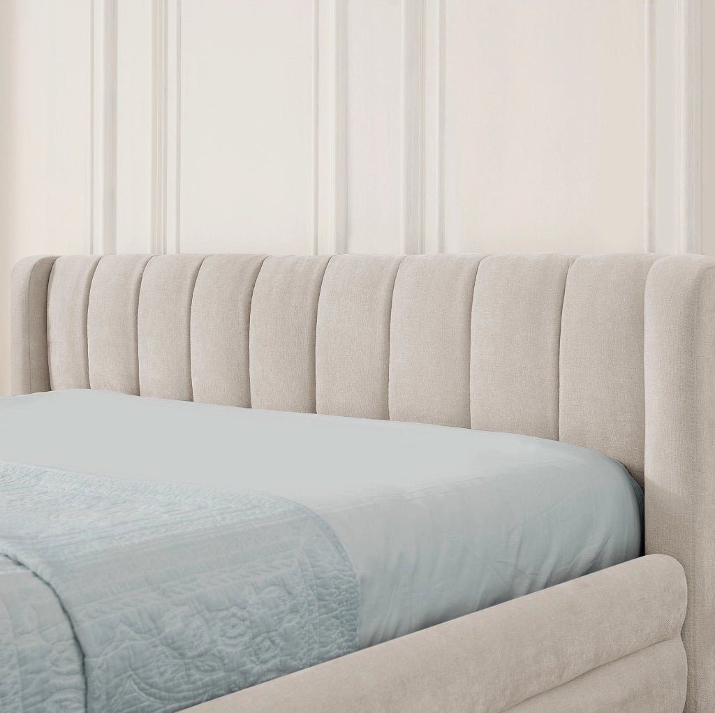 Letto matrimoniale 140x200 cm con 4 cassetti; porta USB e USB-C; in tessuto chenille beige